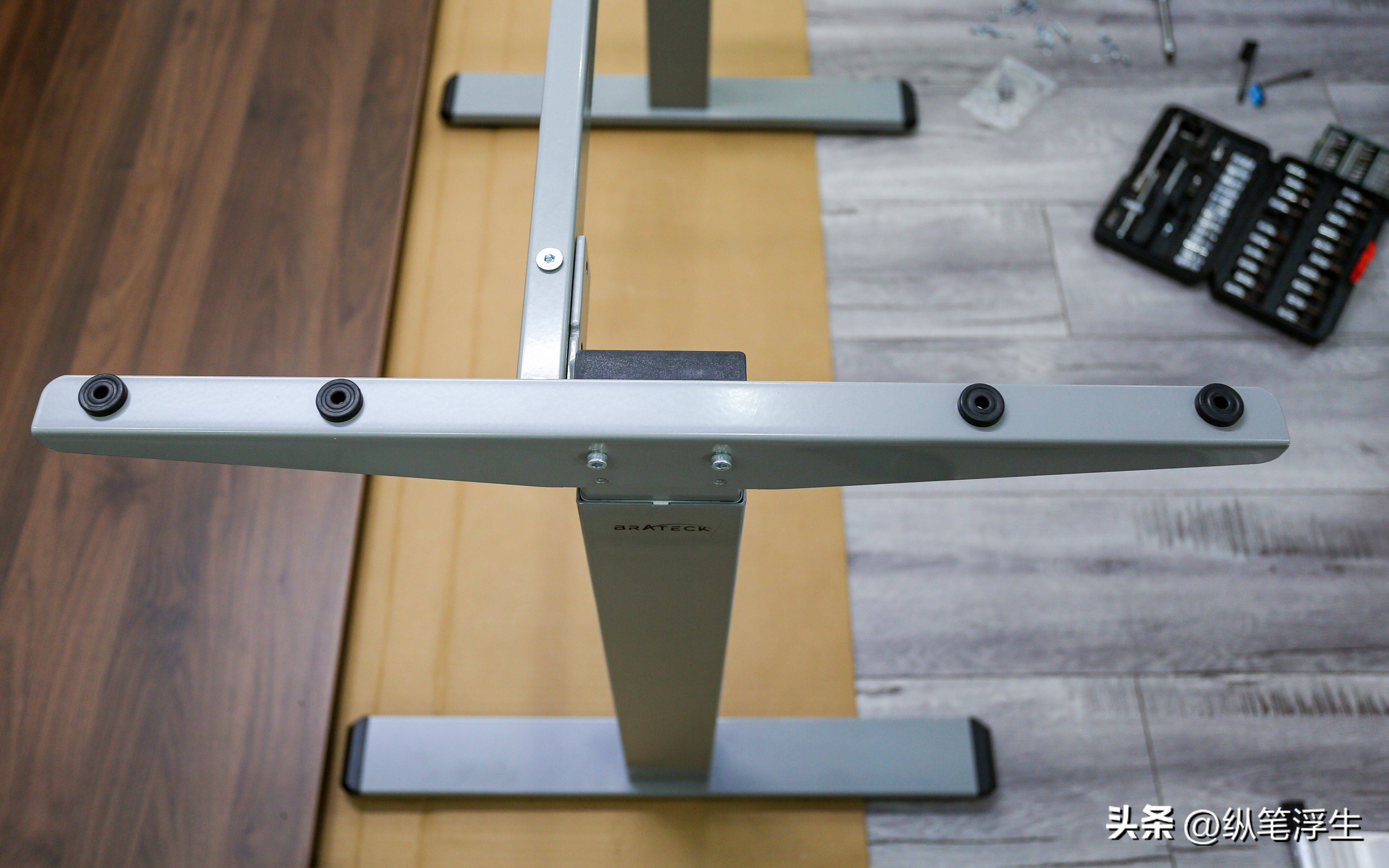 升降桌可站可坐可半蹲上班,升降桌可移动站立办公