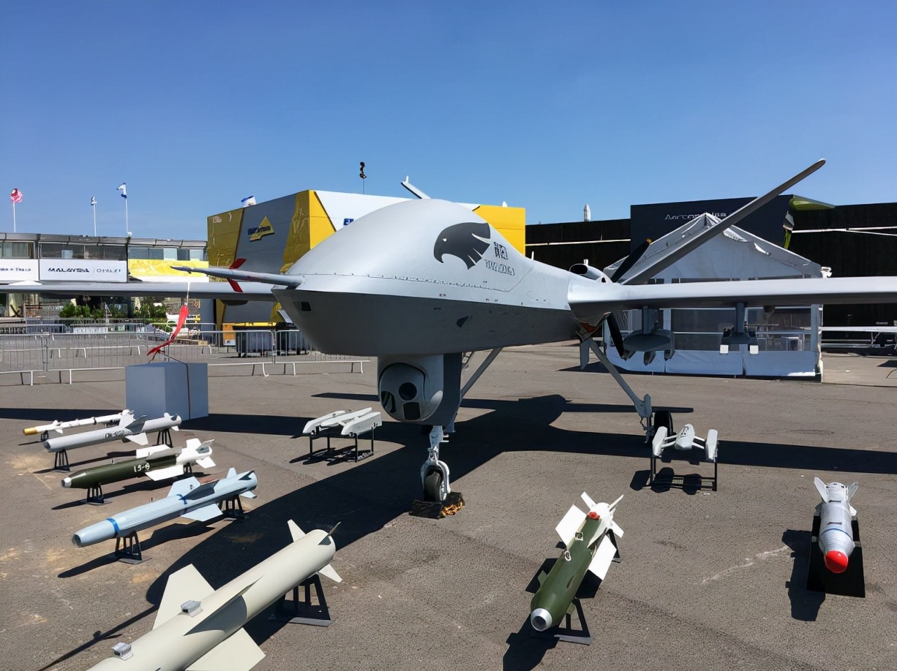 用5款美制*器武**就能震慑中国？美大使欲兜*火军**销售，印媒狂妄跟风