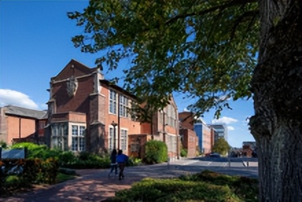 南安普顿大学——大学企业孵化器SETsquared的创始合伙人