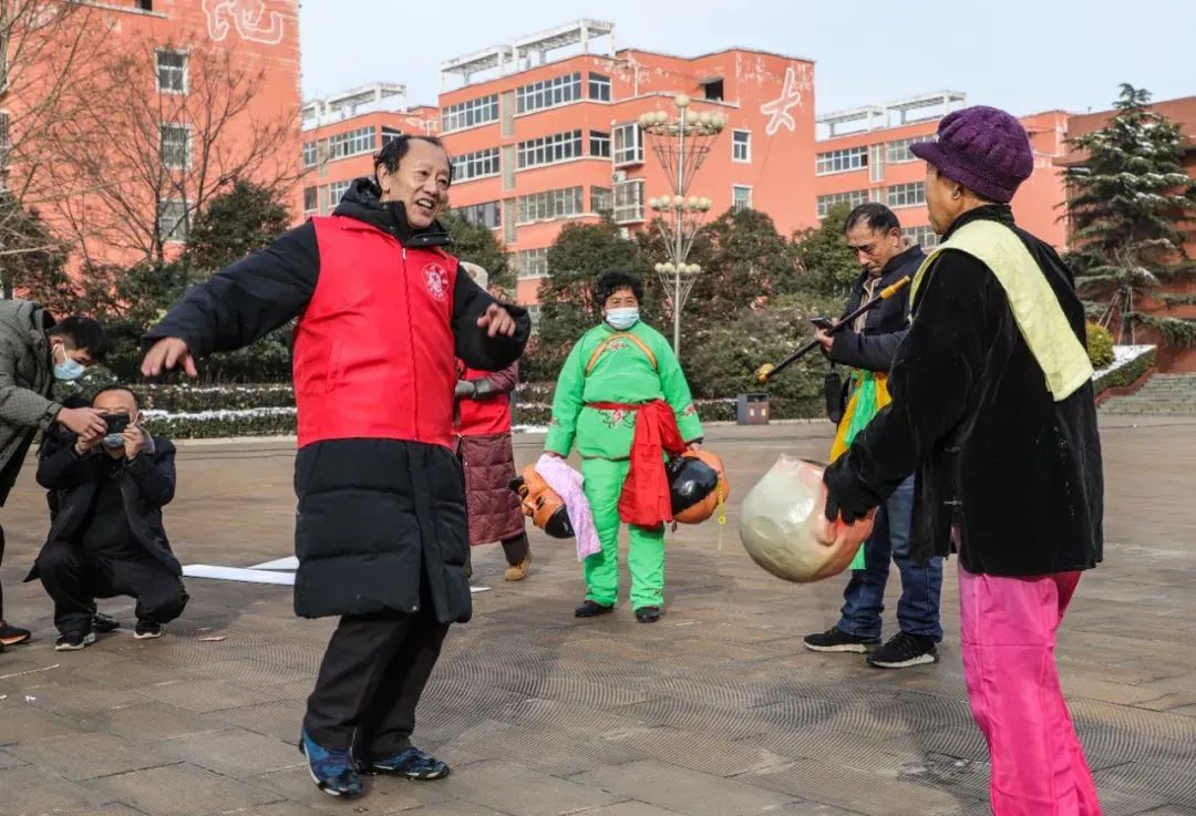 河南农民大叔唱歌,平顶山文化大叔