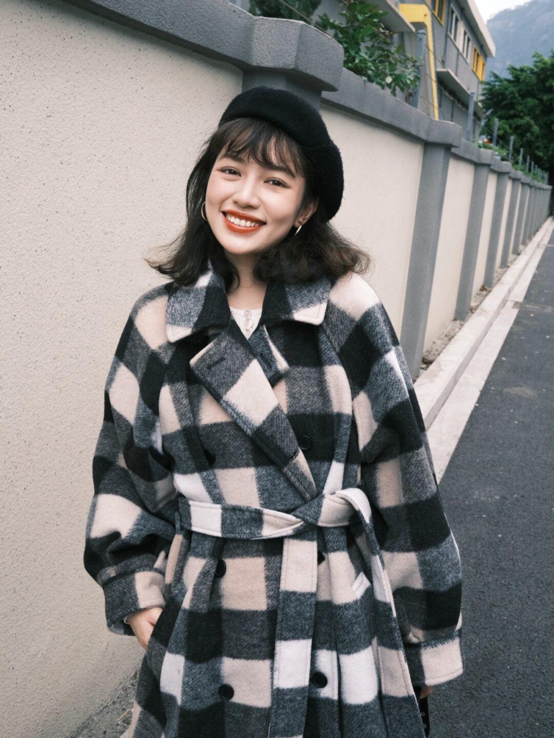 连帽格纹大衣怎么搭配好看,格纹呢大衣适合什么肤色的穿