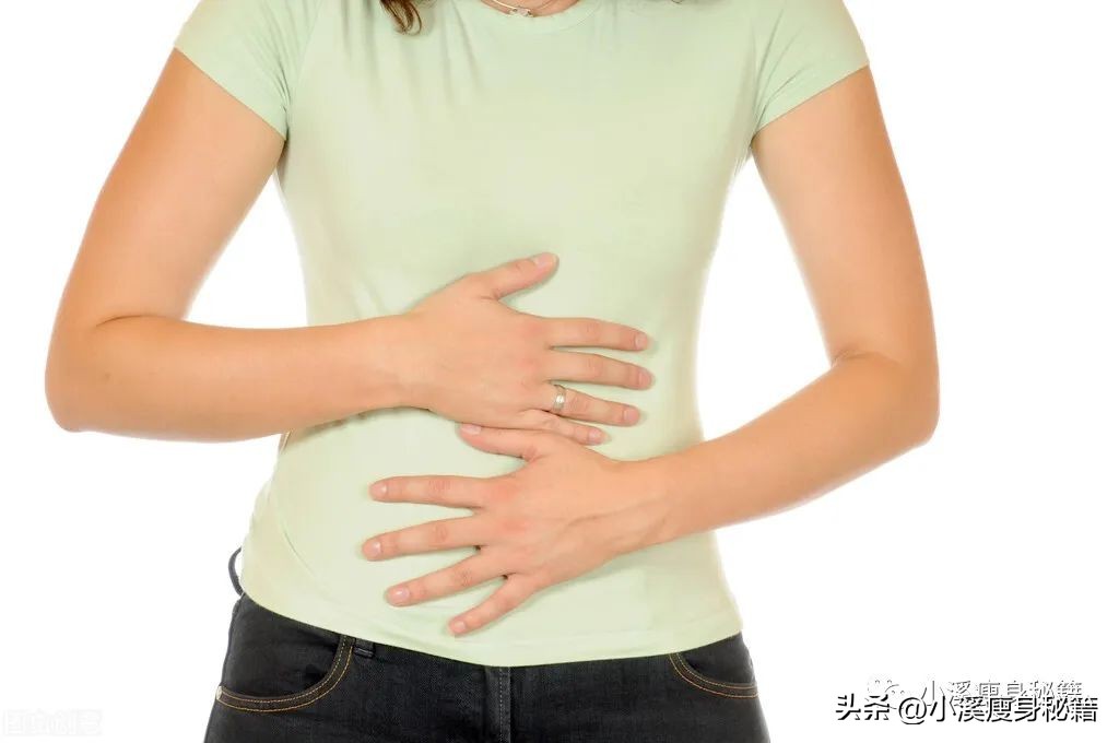女人年龄大了，肚子爱长肉，2个方法减掉大肚腩