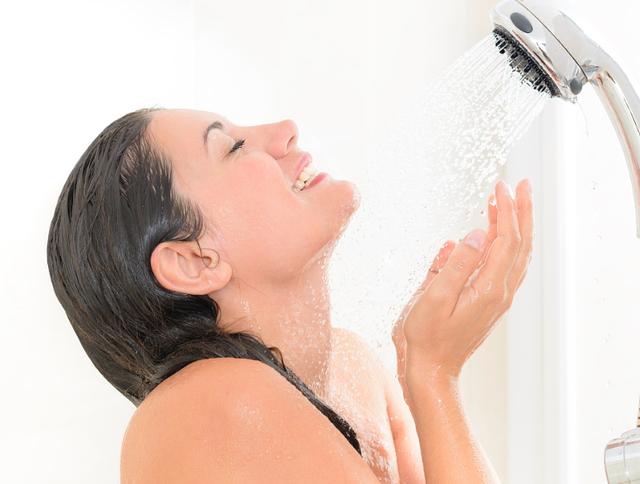 一天洗一次澡对身体有什么危害,人一天洗一次澡好吗