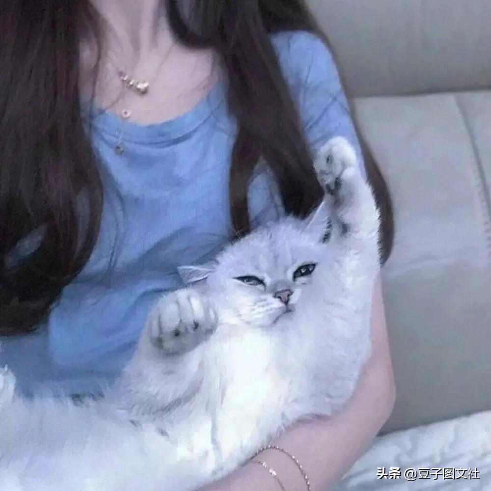 女生头像不露脸头像上有字,超火不露脸部位好看的女生头像