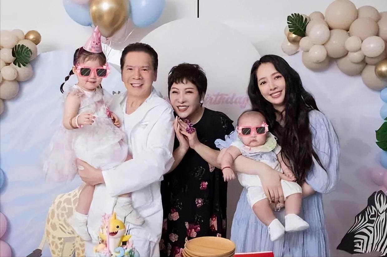 向佐郭碧婷有没有领证,向佐郭碧婷还没领证吗