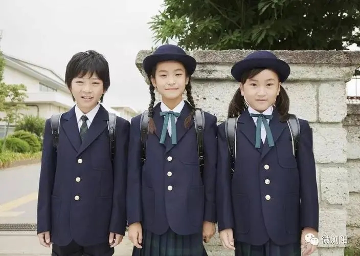 日本学生制服历史,论日本的制服文化