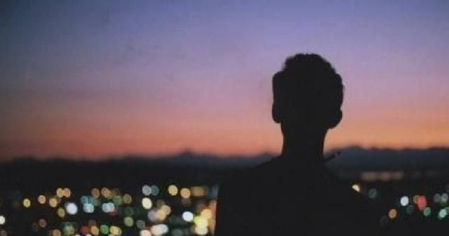 电子厂里干活累不累,电子厂是累还是无聊