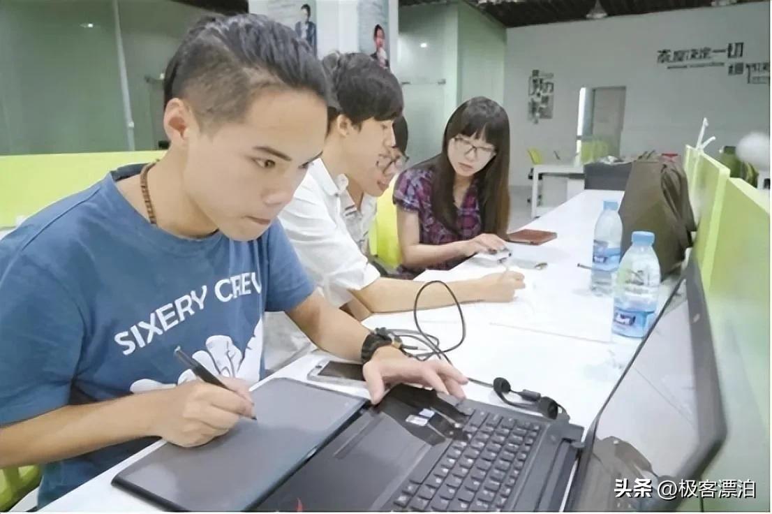 人人都做老板时代下，女大学生创业意向，可依靠外部影响提升吗？