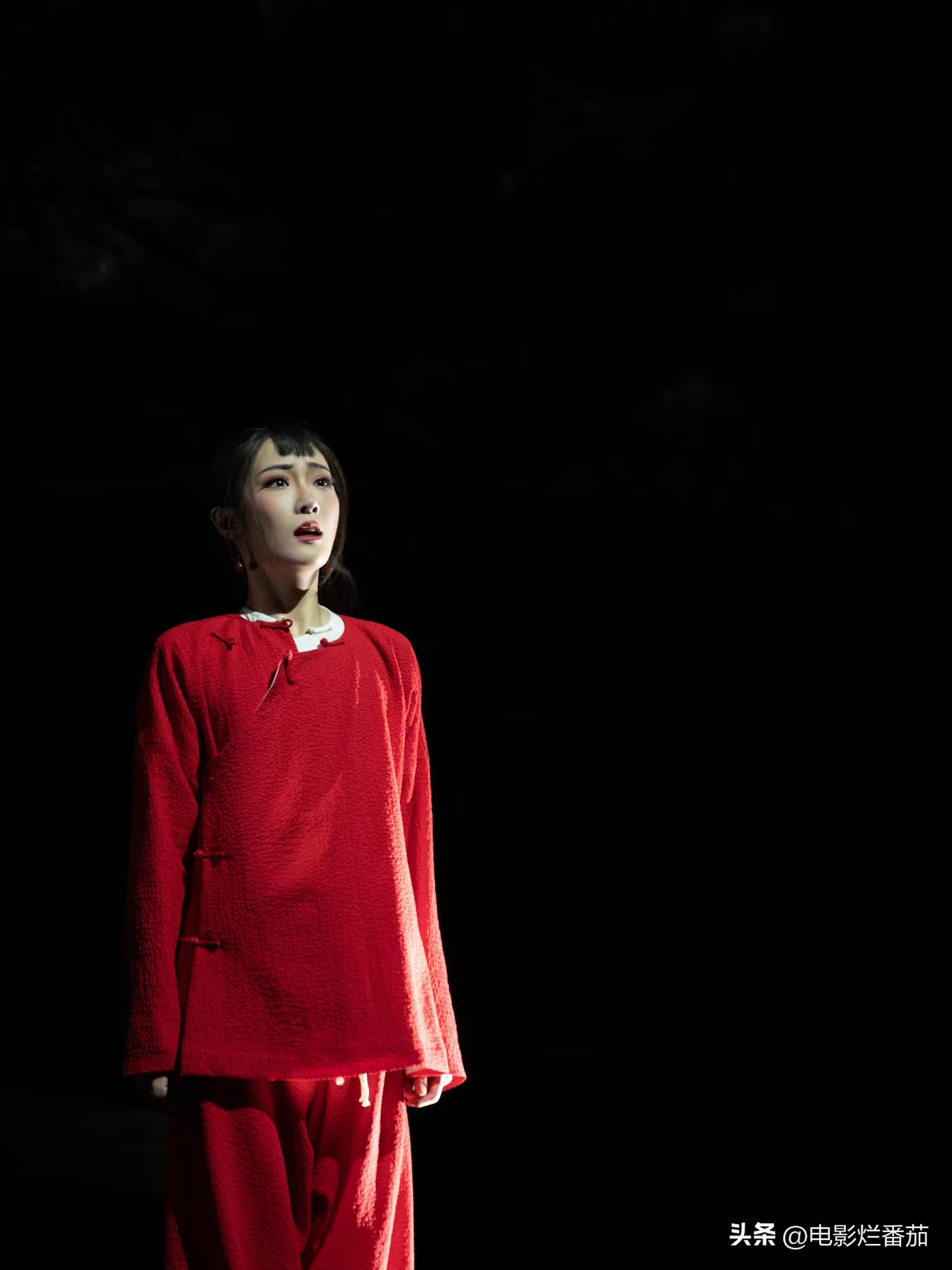 大地是沉郁的，生命藏在里面——人艺新版《原野》的两个亮点