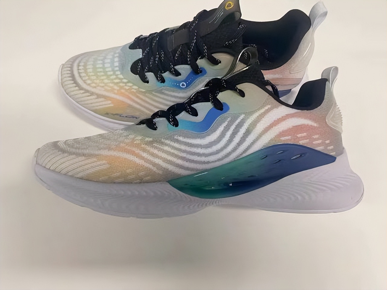 秋季和冬季的跑鞋推荐,夏冬都能穿的跑鞋推荐