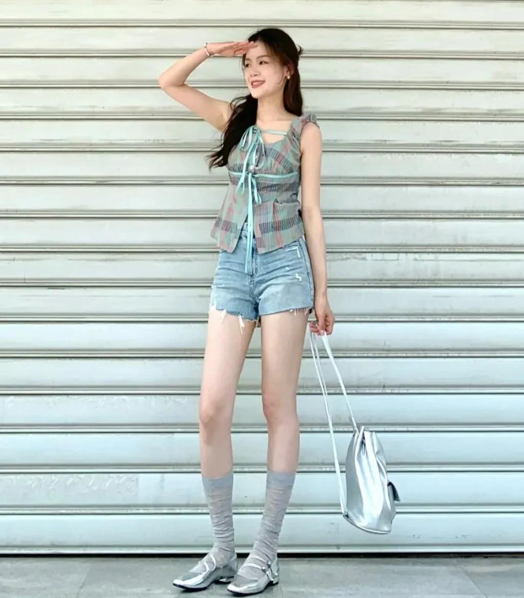 20组牛仔短裤穿搭示范：实穿又百搭好看又好学