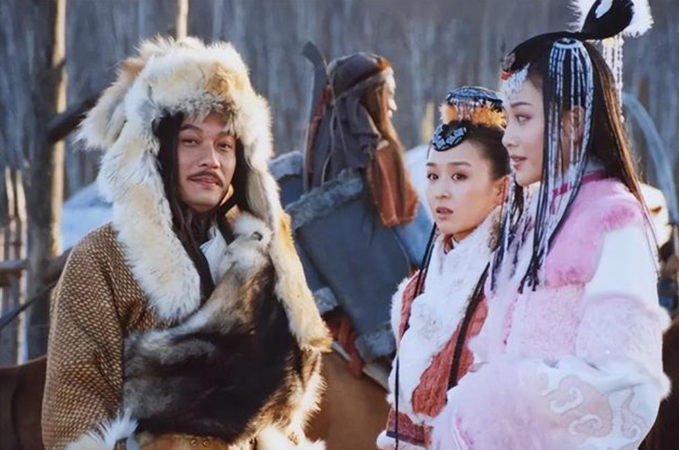 中国俄罗斯族，1.5万人，一头金发高鼻梁深眼窝，一口流利普通话