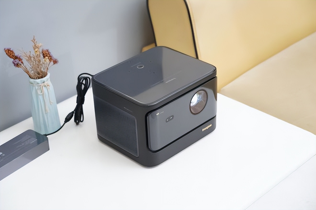 坚果n1pro测评能投影多少寸,坚果n1ultravs极米rspro3