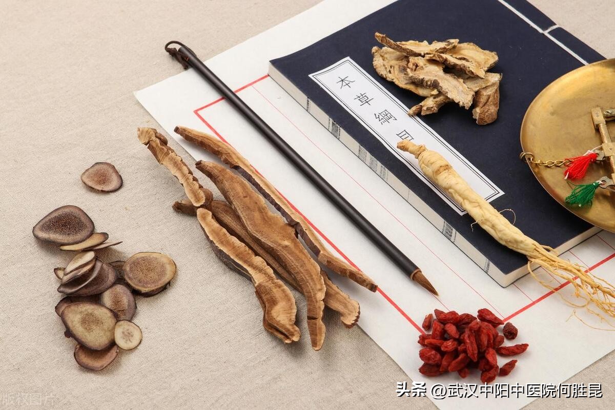 肩膀和脖子上长痘痘越来越多,脸上长个痘痘导致脖子上痛怎么办