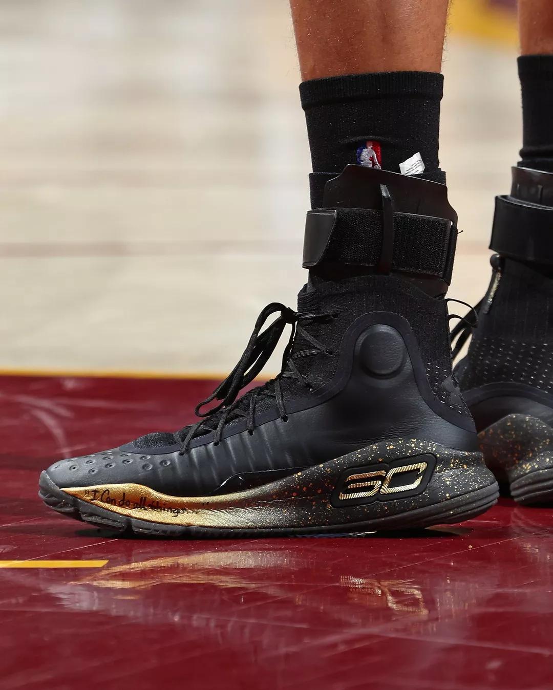 库里成了历史三分王，UA啥时候能超越耐克？