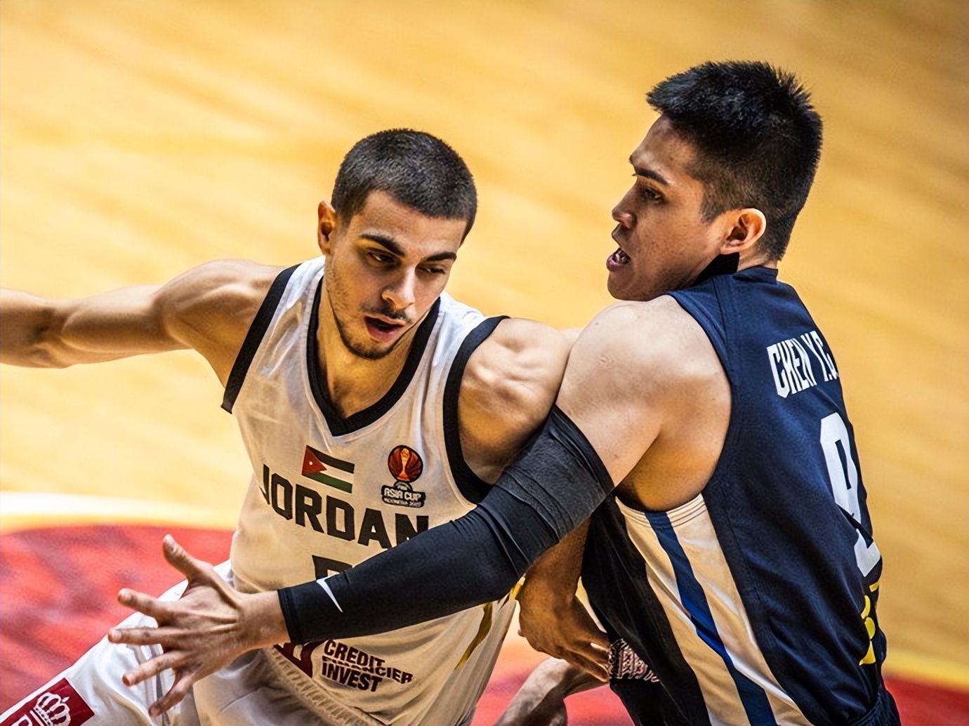 广州队陈盈骏超远三分,外线三分陈盈骏