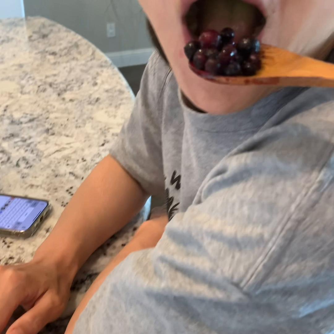 今天打卡513天，早晨柠檬水姜黄生姜生蜂蜜，这次这桶味...