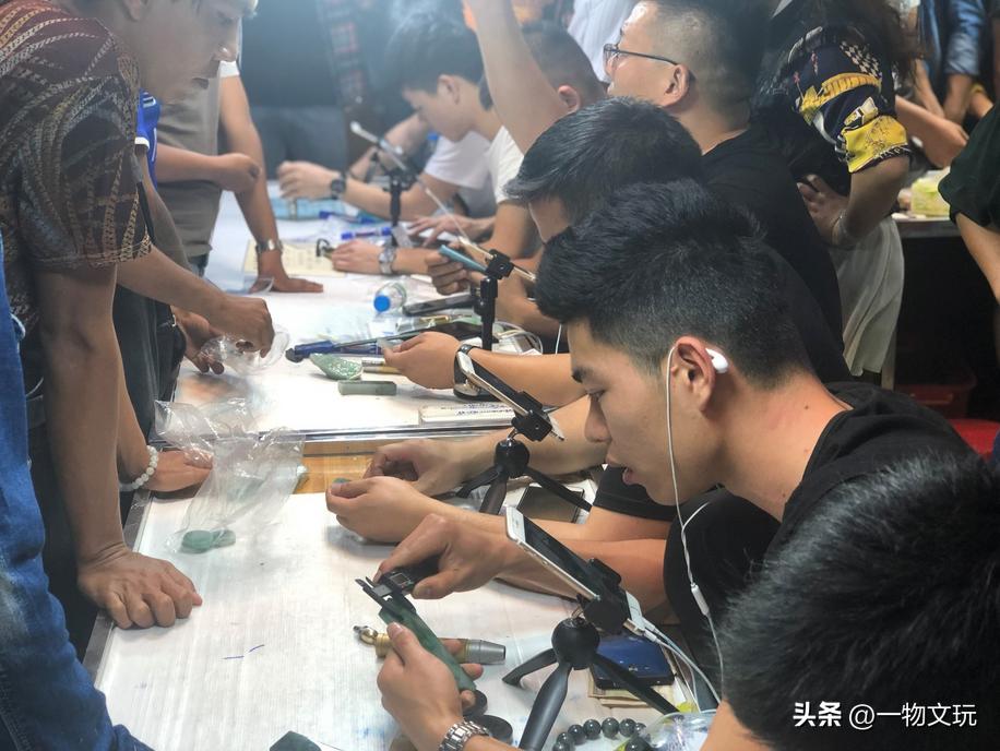 24小时直播卖玉,直播间买玉大揭秘