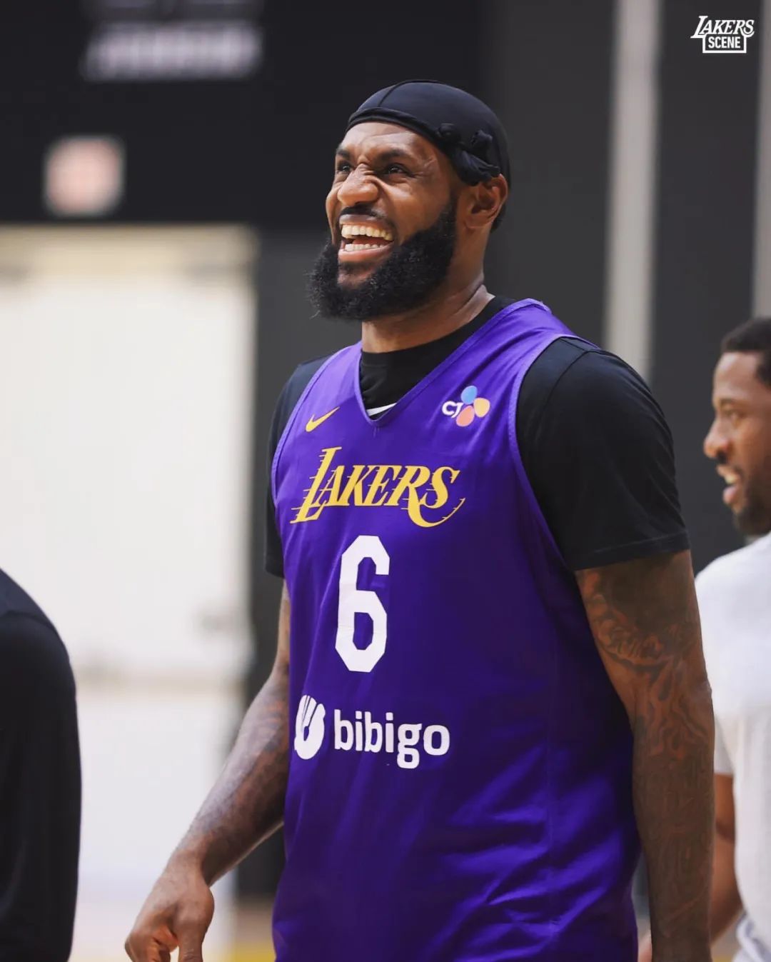 詹姆斯新签合同,詹姆斯两个儿子签约