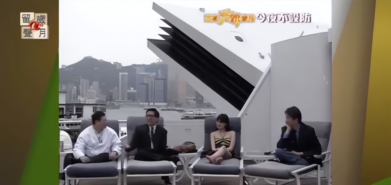 公开揩油女明星的成人档，竟没被封杀？