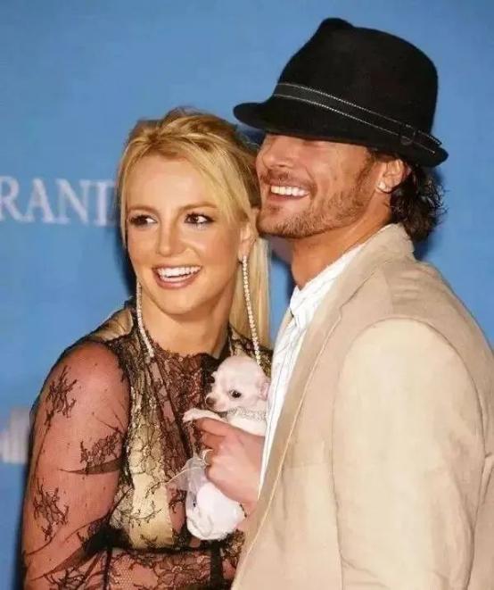 “小甜甜”被父亲在体内放节育器，奴役她13年，禁止让她见孩子