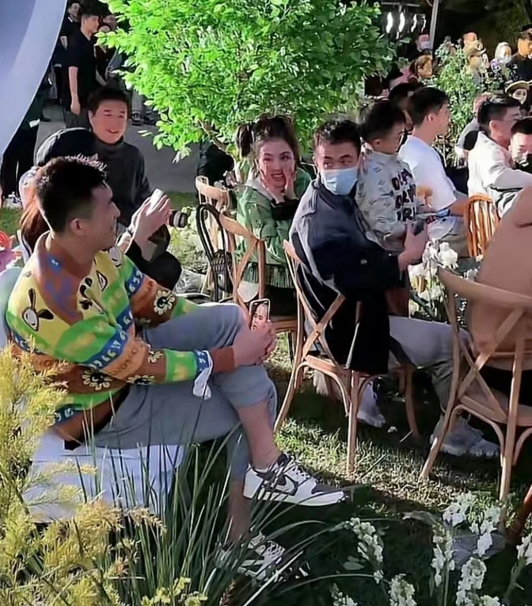 丛明晨安慰郭艾伦,丛明晨和郭艾伦现状