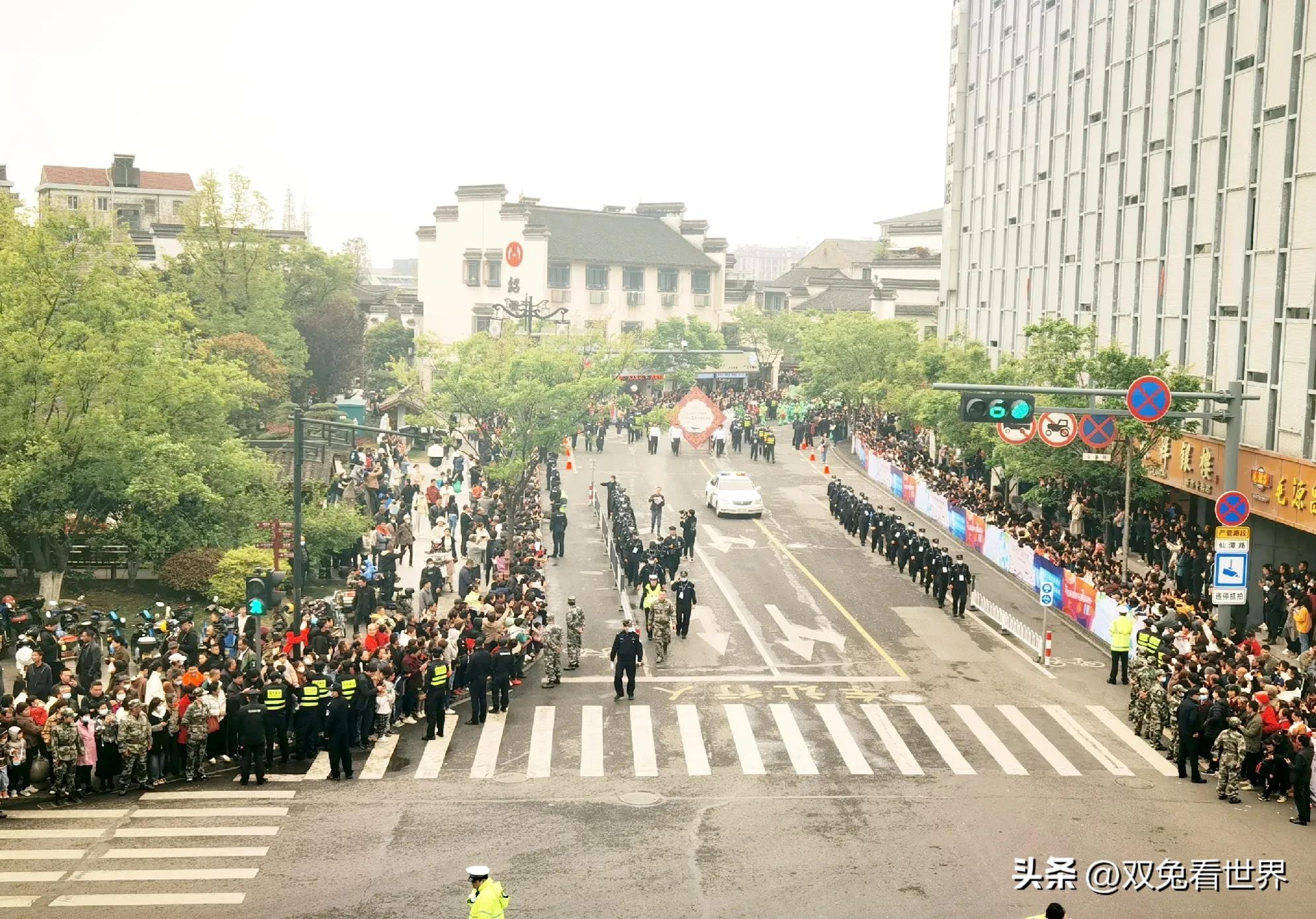 清明节游新市古镇,恰逢蚕花庙会
