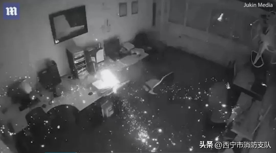 笔记本电压不稳烧了会烧哪里,轻薄本一直插电会烧电脑吗