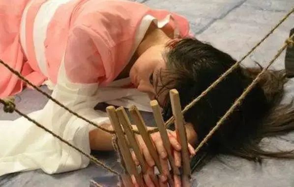 古代女子10大酷刑，个个不忍直视，看完让人心生怜悯！