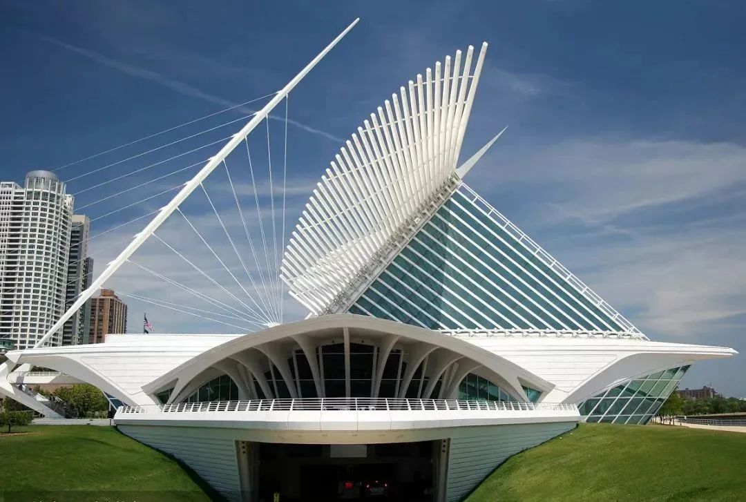 行走在路上的建筑设计师,站在自由之巅