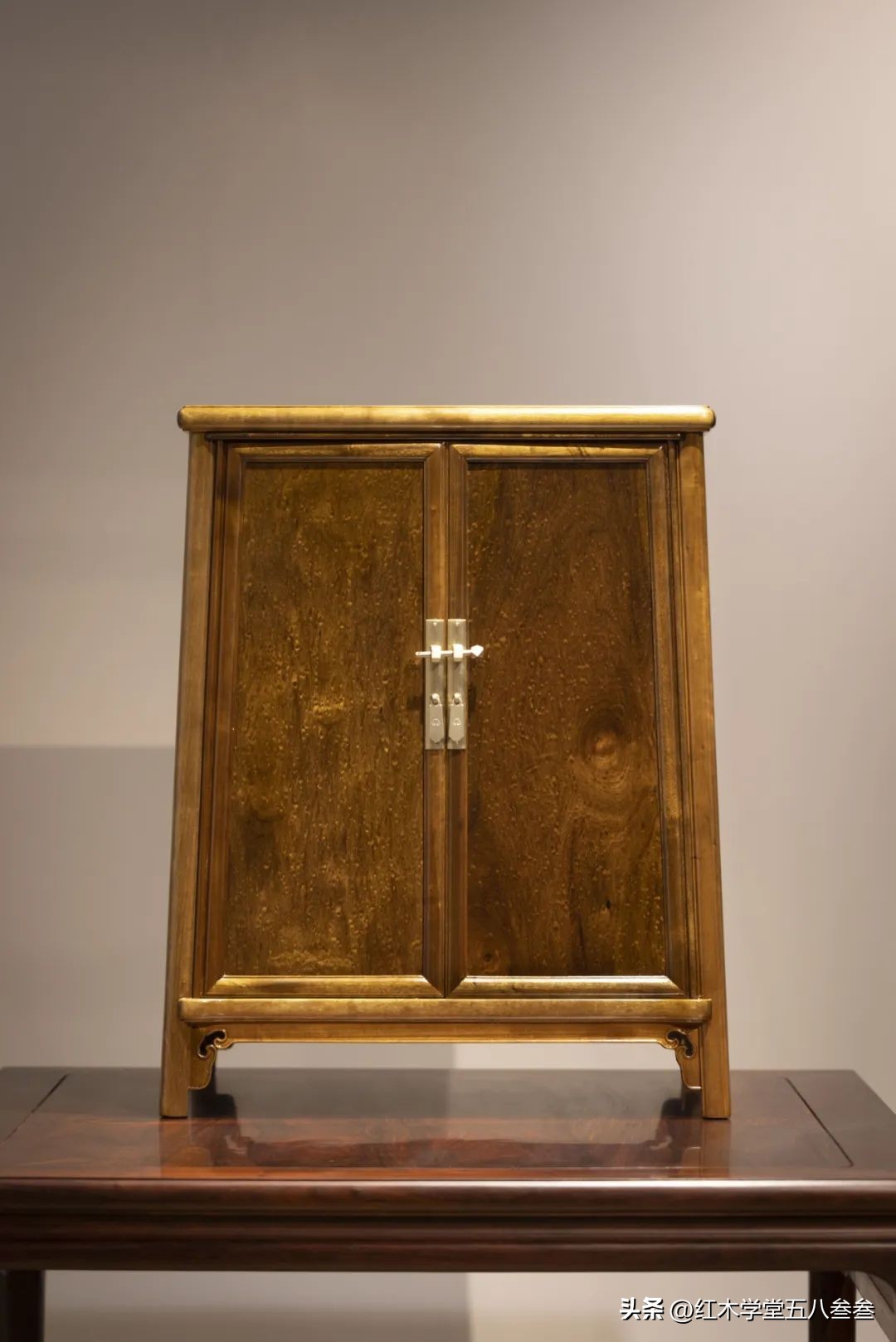 金丝楠圆角柜,金丝楠书房家具