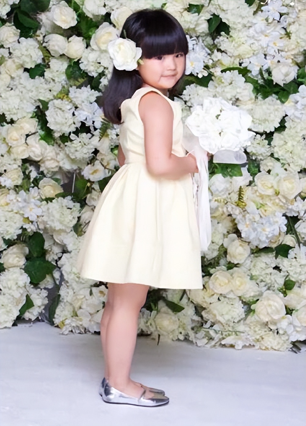 李湘一顿早餐5000块钱原版,李湘大s别墅对比