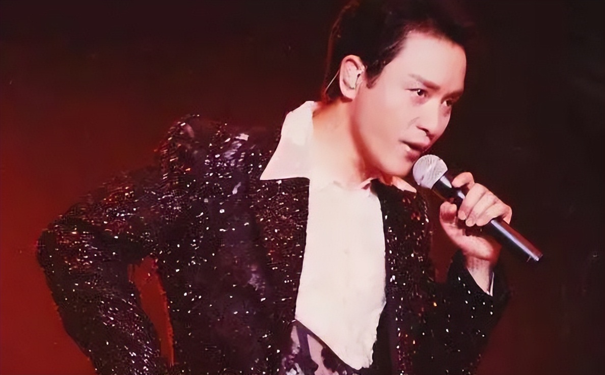 张国荣服装造型,昔日张国荣打扮女性化受人人追捧