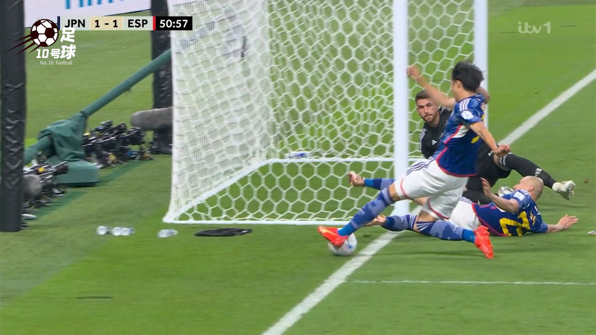 比肩“上帝之手”的1.88mm，身价暴涨13倍，踢出魔术足球