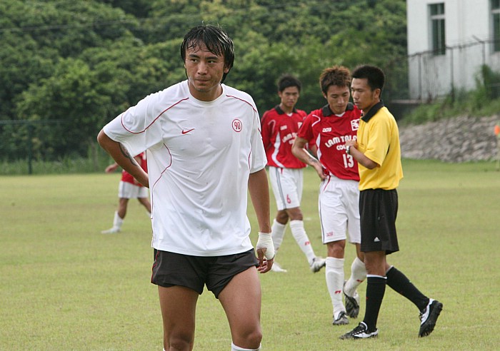 球踢得好、酒量也大！斗酒相逢须醉倒，这几位国脚酒量可真不得了