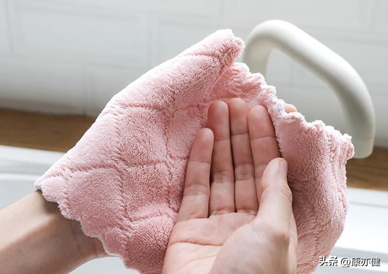 暴雨蓝色预警！健康坊温馨提醒：安全使用产品要注意这些问题！