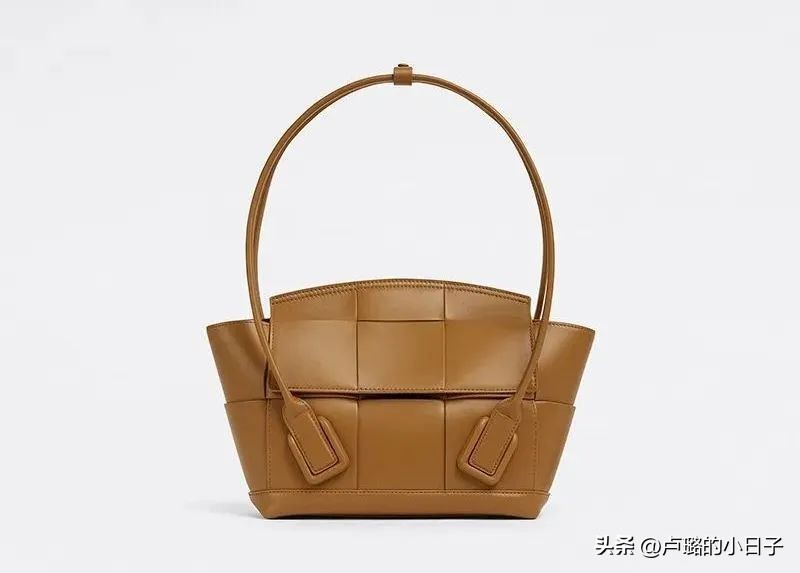 从几百涨到几万衣服品牌,从几百到几千再到几万