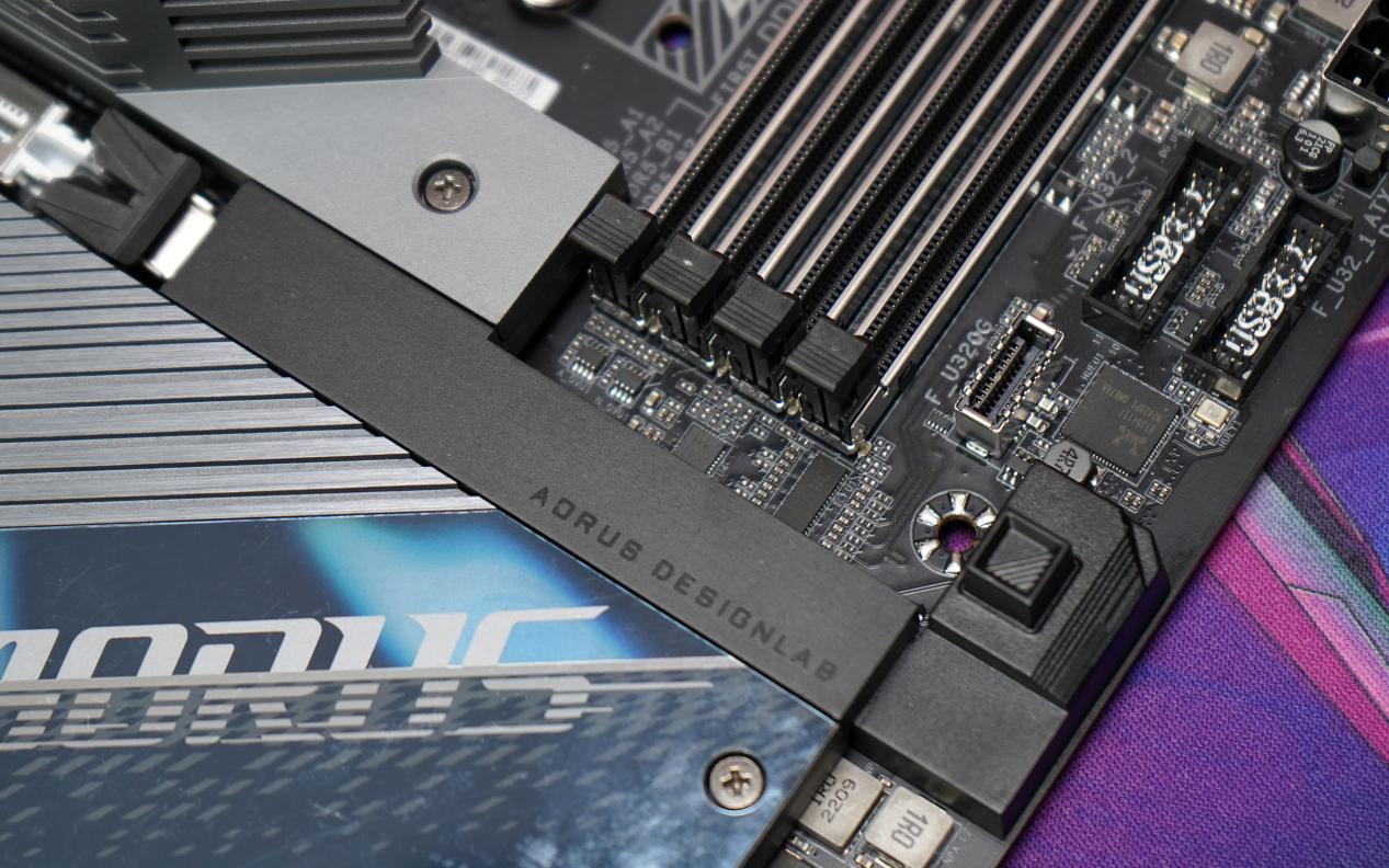 z790技嘉小雕和超耐久主板区别,技嘉超级雕主板z790搭配什么显卡