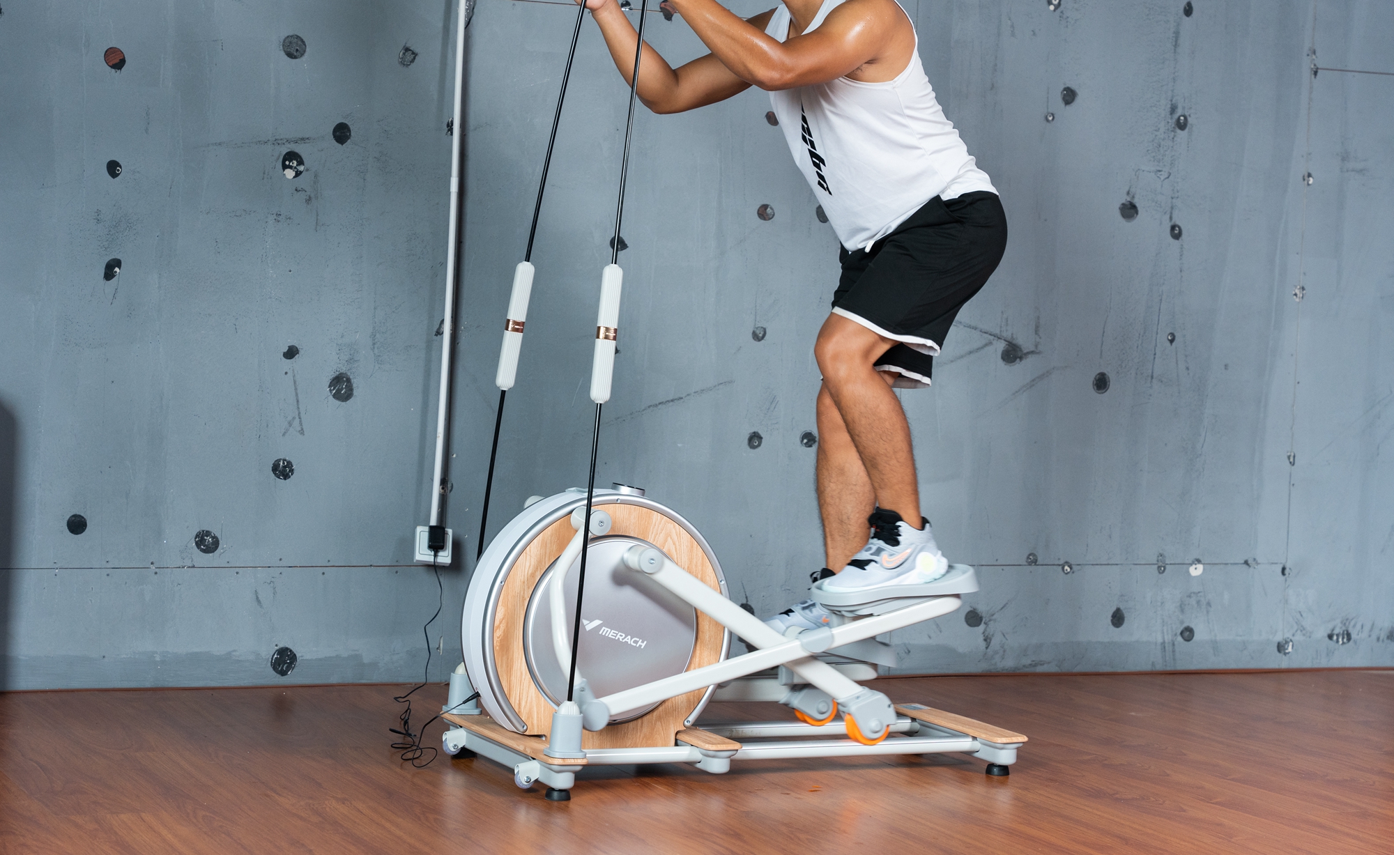 广西赵又廷告诉你：这种“前驱后翘”椭圆机，真是太刺激了