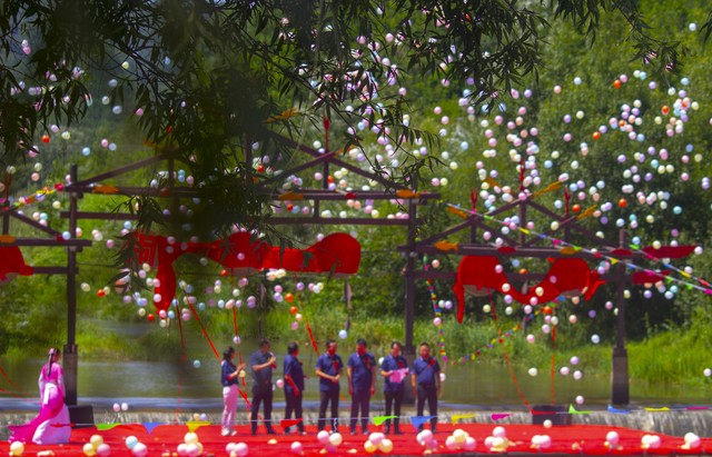 云南泼水节消防车,云南泼水节视频