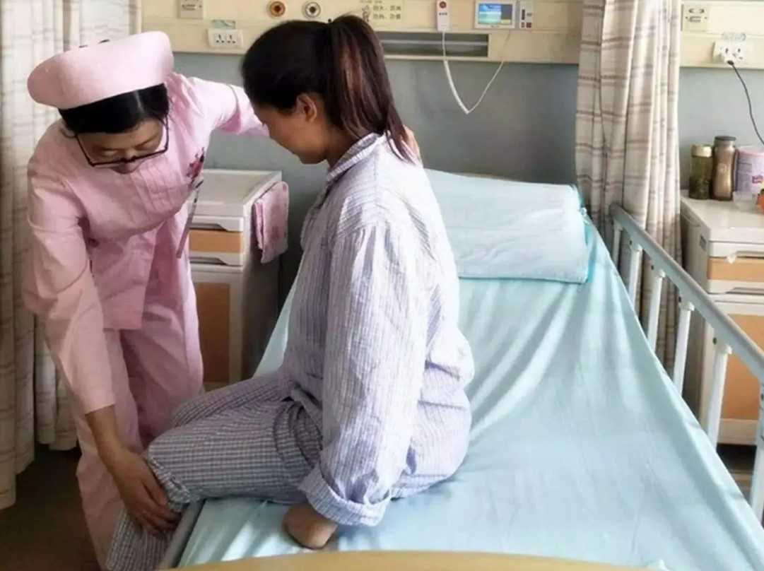 月子期间洗头洗澡会不会得月子病,产后坐月子一般多久可以洗头