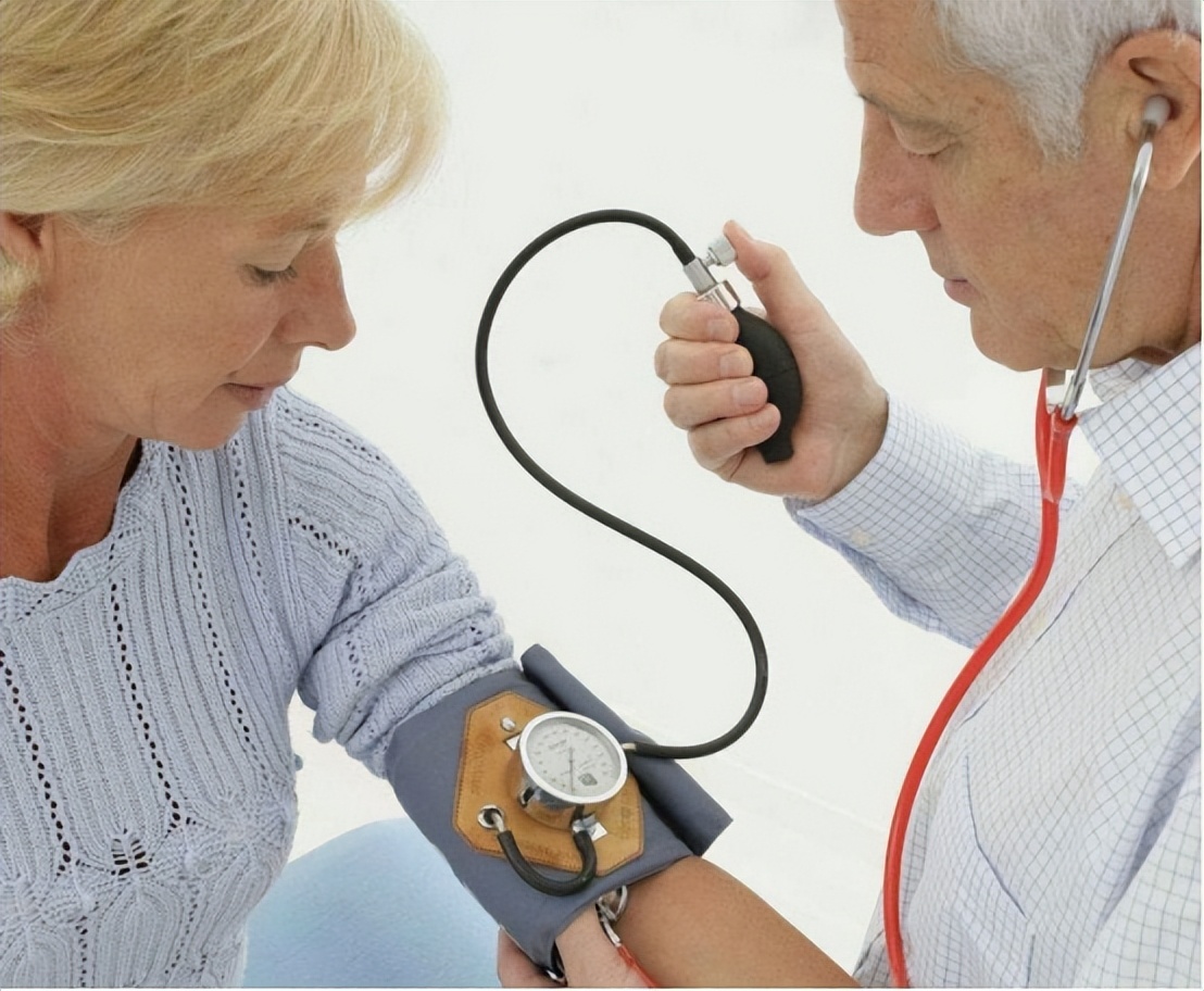 低密度脂蛋白高的2个解决办法,低密度脂蛋白偏高怎么才能降下来