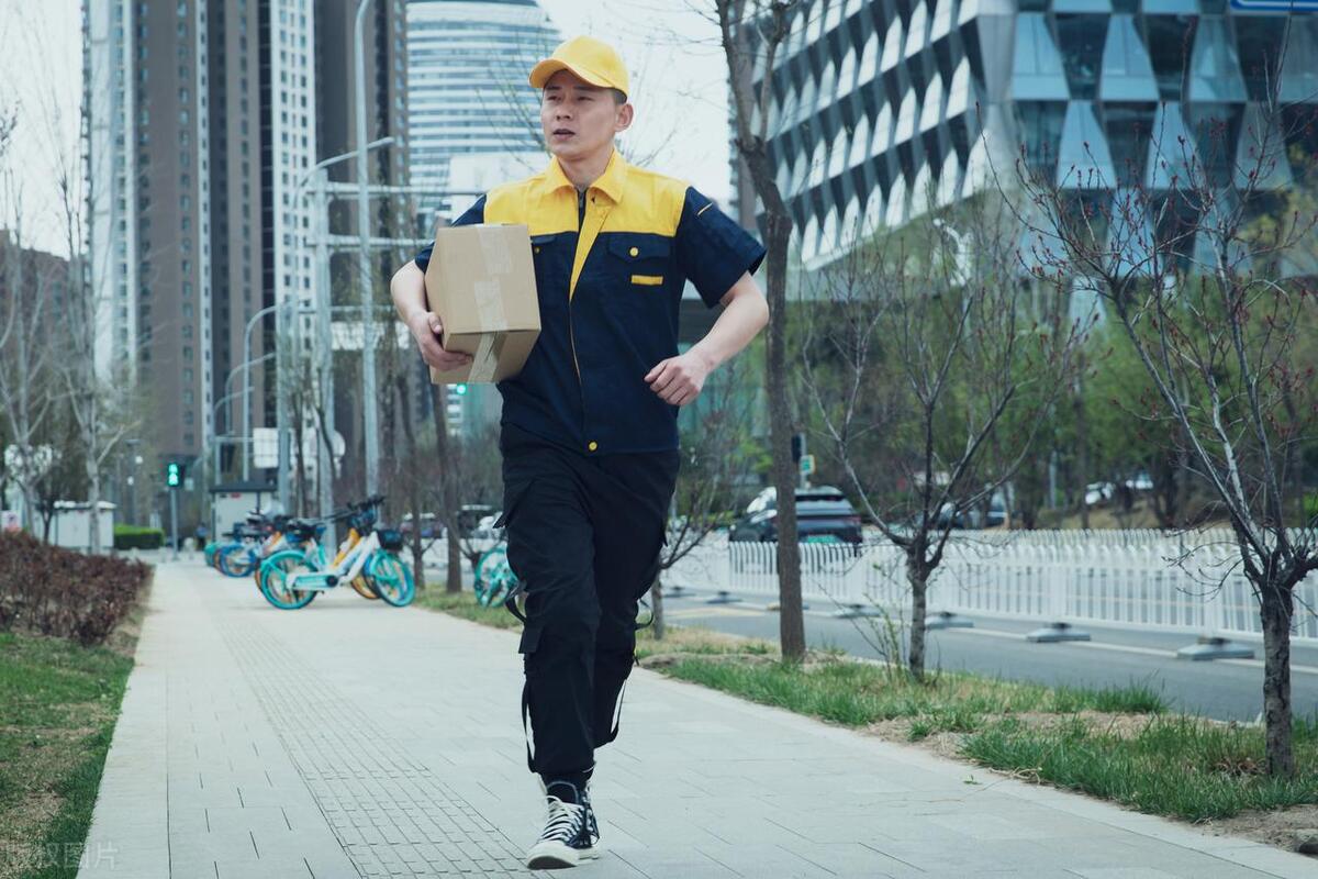 不想上班的的年轻人都在干嘛,现在的年轻人都不努力工作