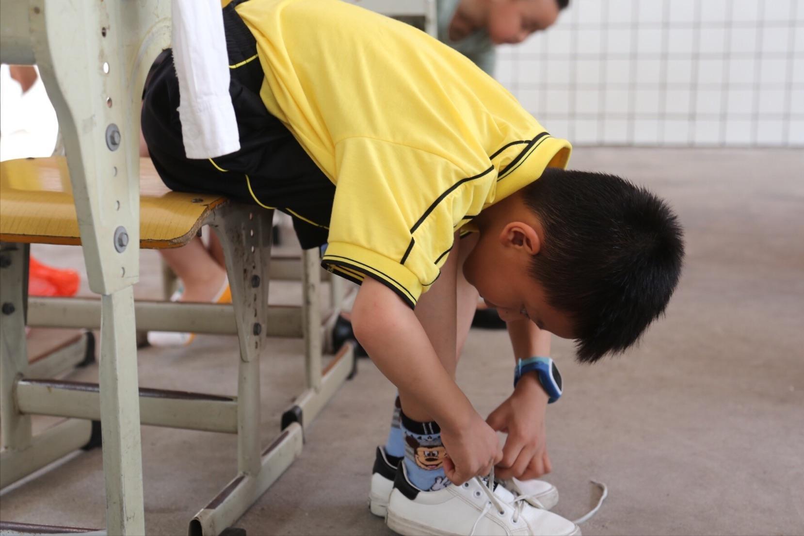 童鞋雌激素超标,央视曝光毒童鞋可能诱发早熟