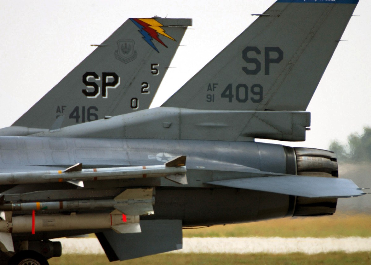 驻德美军殴打当地警察，大批F16部署嘉手纳，俄罗斯松了口气