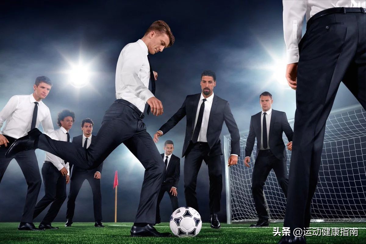 球场上奔跑的美好肉体，让女球迷疯狂的10大足球帅哥盘点，慎点哦