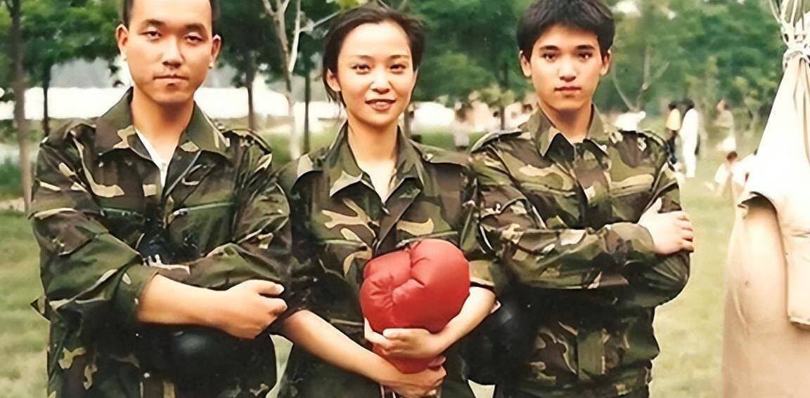 她是“北京小姐”的季军，保护过13位国家元首夫人