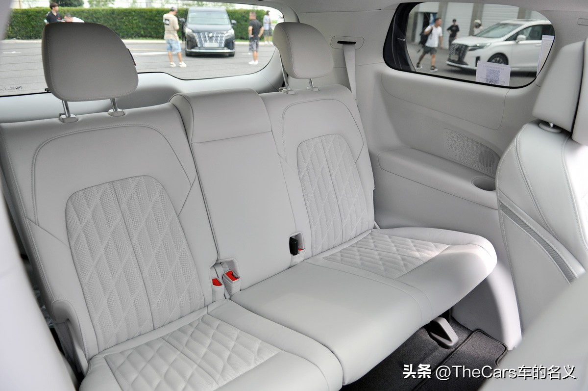 gl82022款es陆尊深度测评,沉浸式体验别克gl8es陆尊智慧旗舰