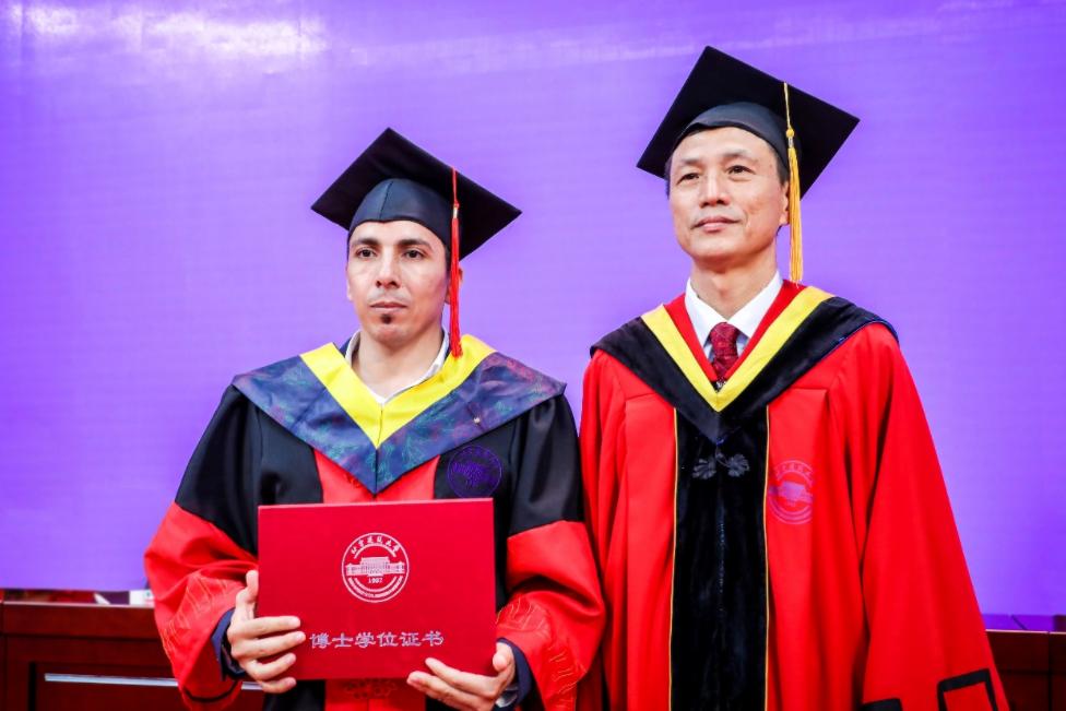 博士毕业岁数大了就业有限制吗,博士毕业成了大龄青年