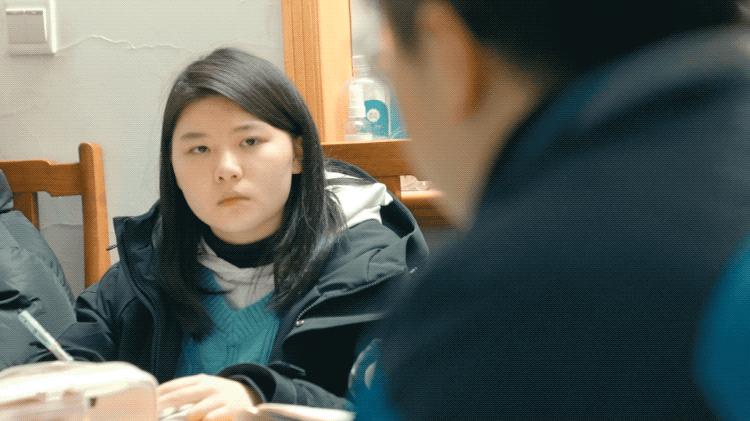 令人难忘的老师800字初中作文,难忘的语文老师